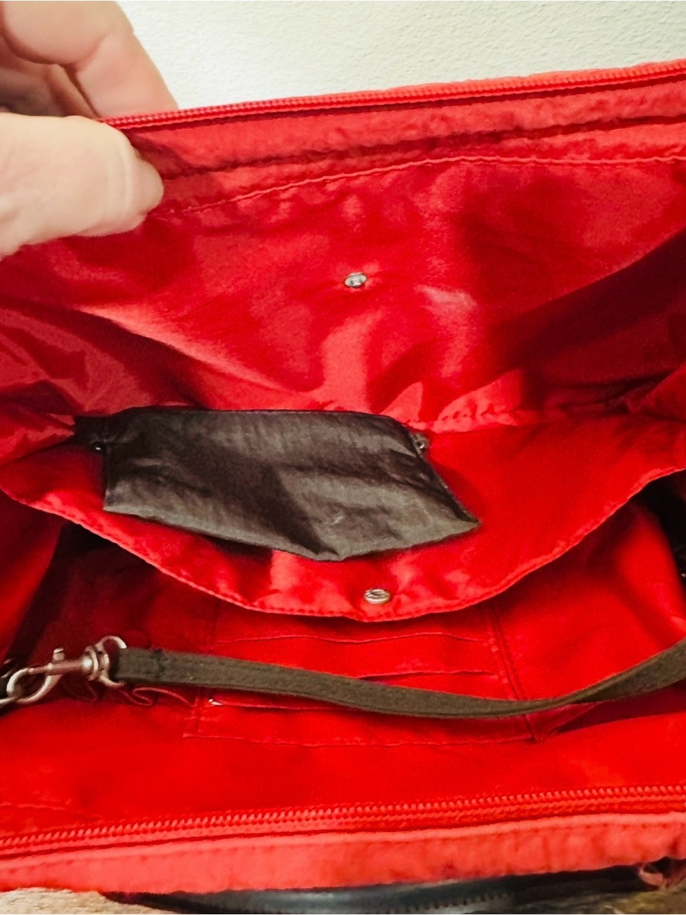 Baggallini Brown and Red Men's Travel Tote - Picture 3 of 4